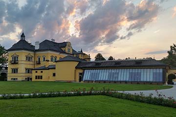 Escort Service Salzburg - Schloss Hellbrunn mit einer Salzburger Escort entdecken